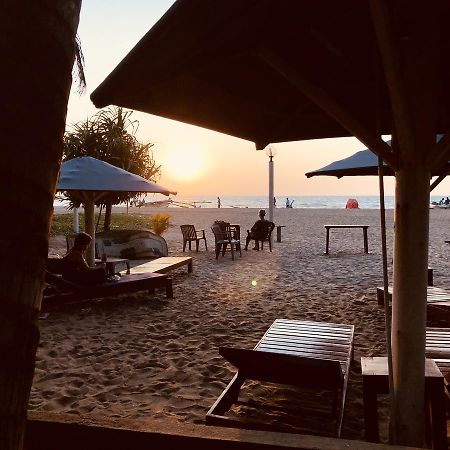 Lanka Beach Hotel Ettukala Екстериор снимка