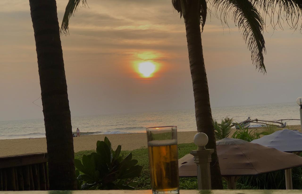 Lanka Beach Hotel Ettukala Екстериор снимка