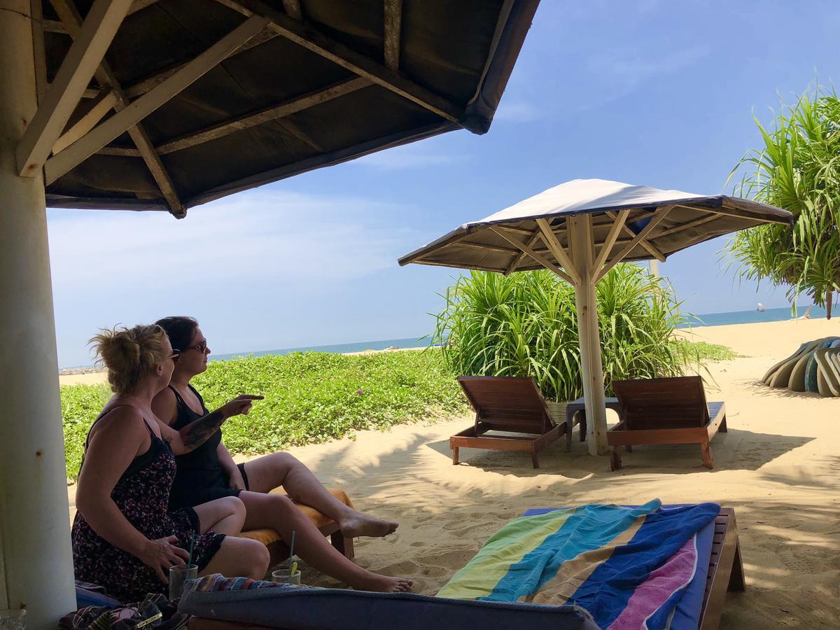 Lanka Beach Hotel Ettukala Екстериор снимка