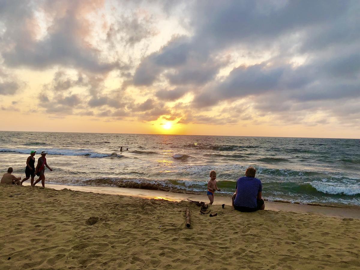 Lanka Beach Hotel Ettukala Екстериор снимка