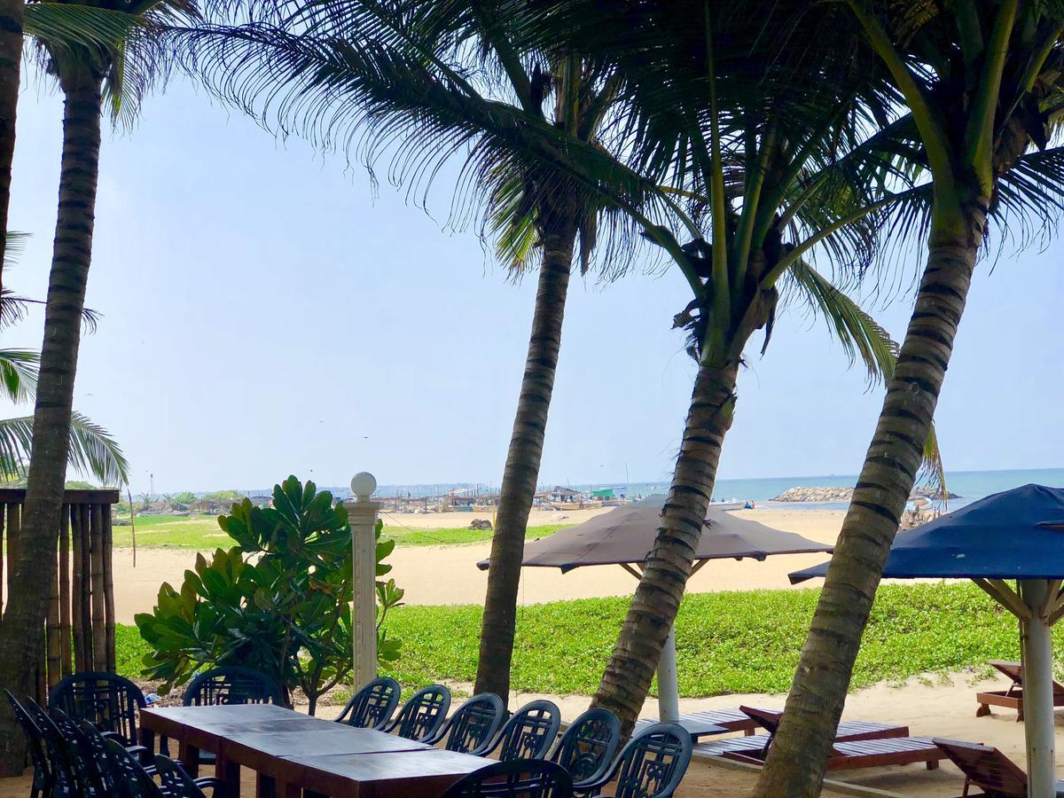 Lanka Beach Hotel Ettukala Екстериор снимка
