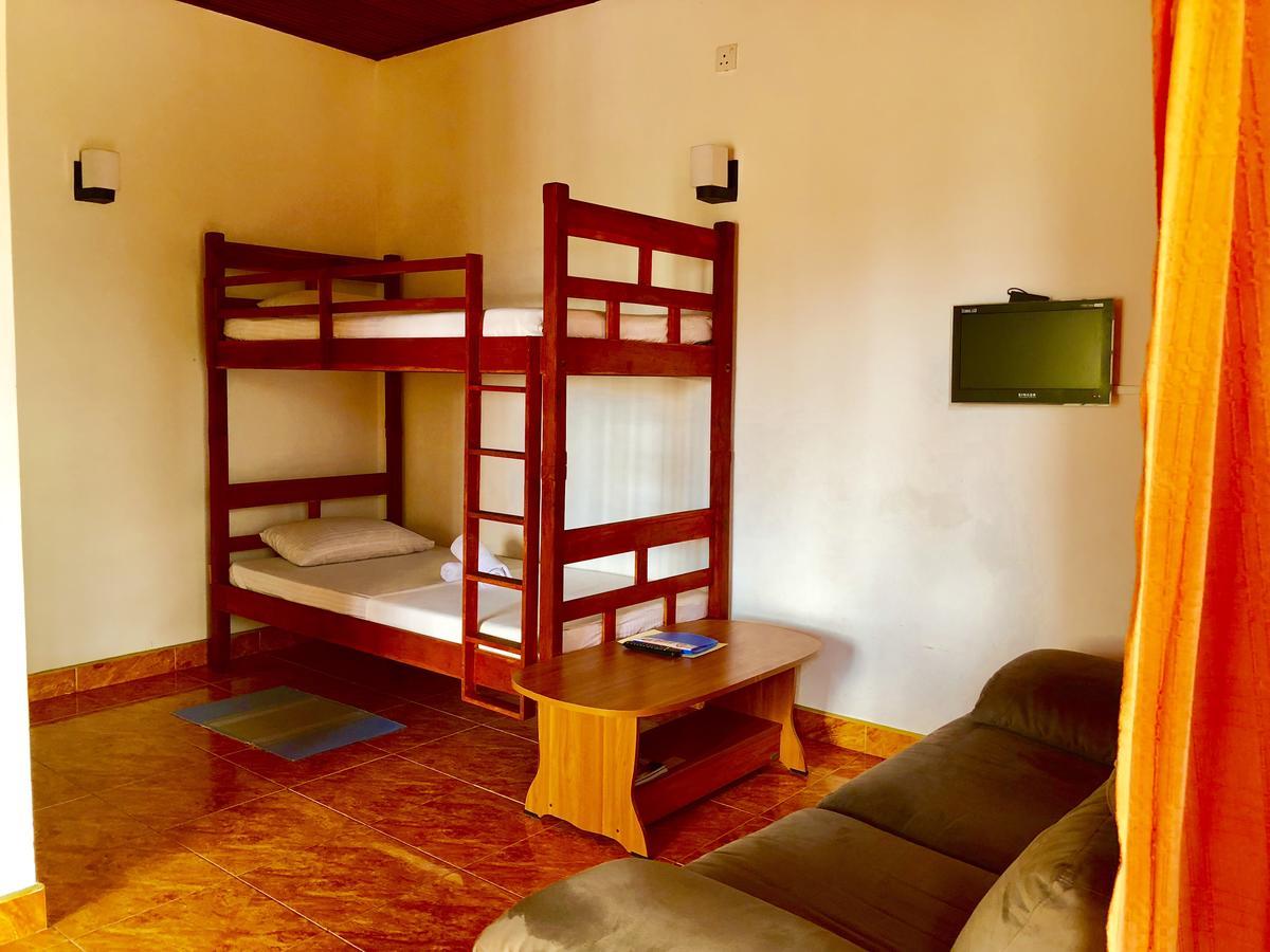 Lanka Beach Hotel Ettukala Екстериор снимка