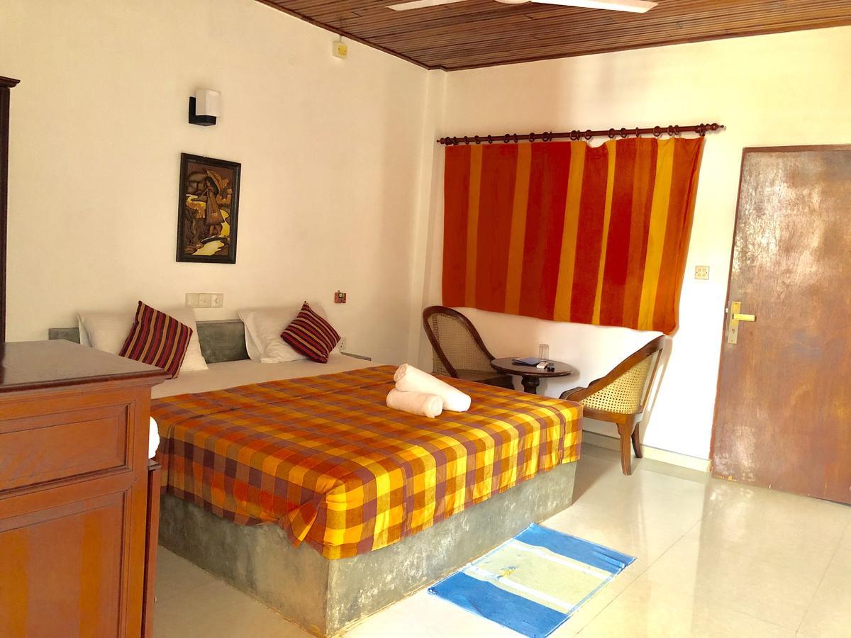 Lanka Beach Hotel Ettukala Екстериор снимка
