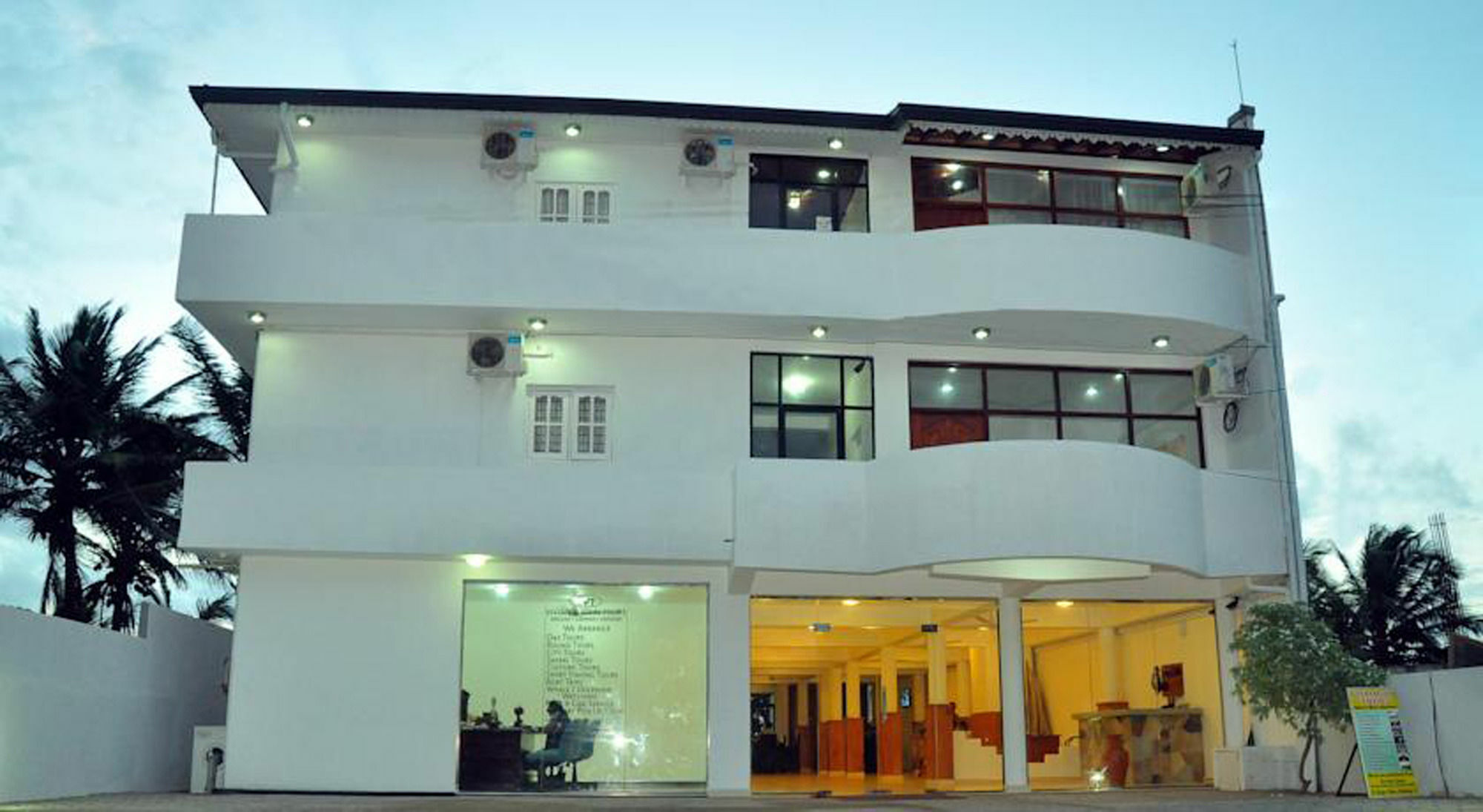 Lanka Beach Hotel Ettukala Екстериор снимка